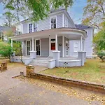 Cozy 1 Bed Historic Elmwood Park-Centennial House