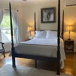 The 1425 Inn