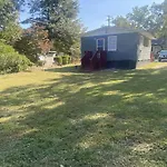 Renovated Cottage Mins From Hospital, Downtown, Ft Jackson, Stadium & State Fair