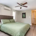 Plush 1 Bed Apt Near Five Points! Bring Your Pets!