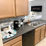 Beautiful Private Home Near Ft Jackson, Starbucks, Shopping And Dining!