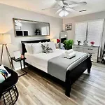 3Br Convenient Columbia Retreat!