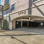 Downtown Columbia Apartment