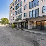 Downtown Columbia Apartment