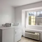 Super 8 by Wyndham Harbison/Parkridge Hospital