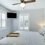 Step-Free Home With Fire Pit - 3 Miles To Usc!