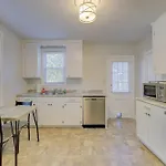 The Blue Belle - Pet Friendly