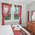 Unique 3Br - Sleeps 6