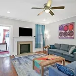 Unique 3Br - Sleeps 6