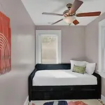 Spacious Home On Gervais - 4Br