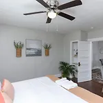 Revamped 3Br Oasis - Forest Dr