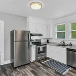 Revamped 3Br Oasis - Forest Dr