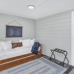 Revamped 3Br Oasis - Forest Dr