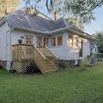 Queen Anne Travelers Apartment