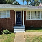 10 Min From Downtown Columbia - The Ronnie Runner