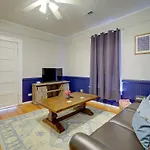 Cozy Centennial House Upstairs - Downtown Columbia