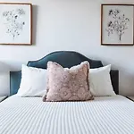 Pink House With Game Room - 3Br