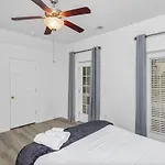 Charleston Charm - 4Br, 3Ba