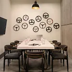 Moxy Columbia Downtown