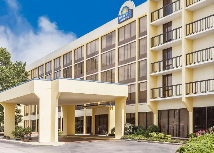 Days Inn & Suites By Wyndham Se Columbia Ft Jackson
