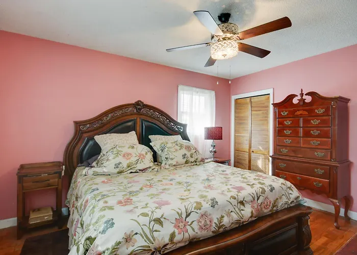 Columbia Home Rental With Hot Tub 9 Mi To Uofsc!
