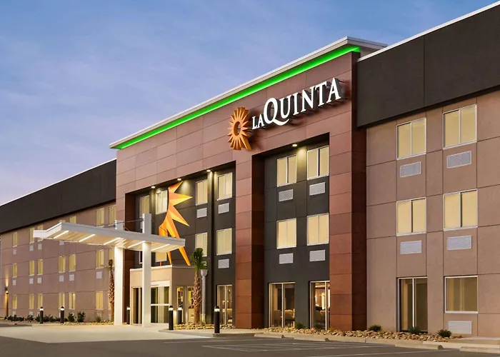 La Quinta Inn & Suites by Wyndham Columbia NE Fort Jackson