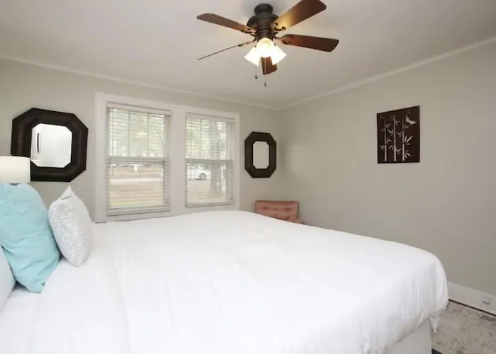 Forest Lake Hidden Gem 3 Min To Ft Jackson & Shops