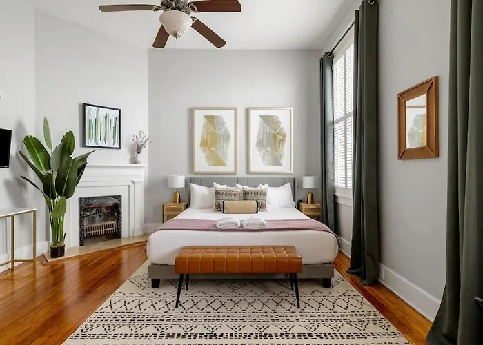 3Br On University Hill