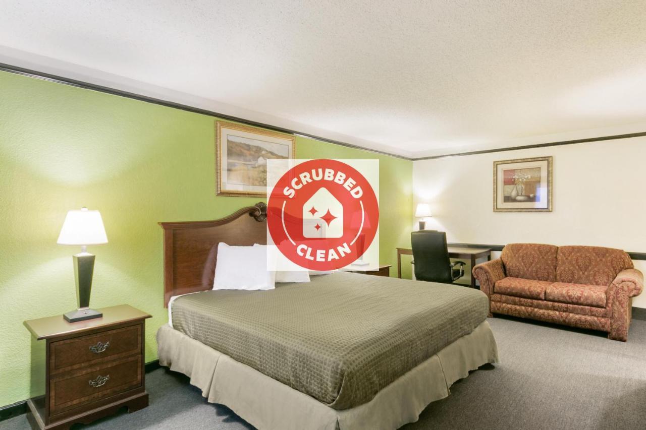 Hotel Oyo Sc I-20/i-26 2*