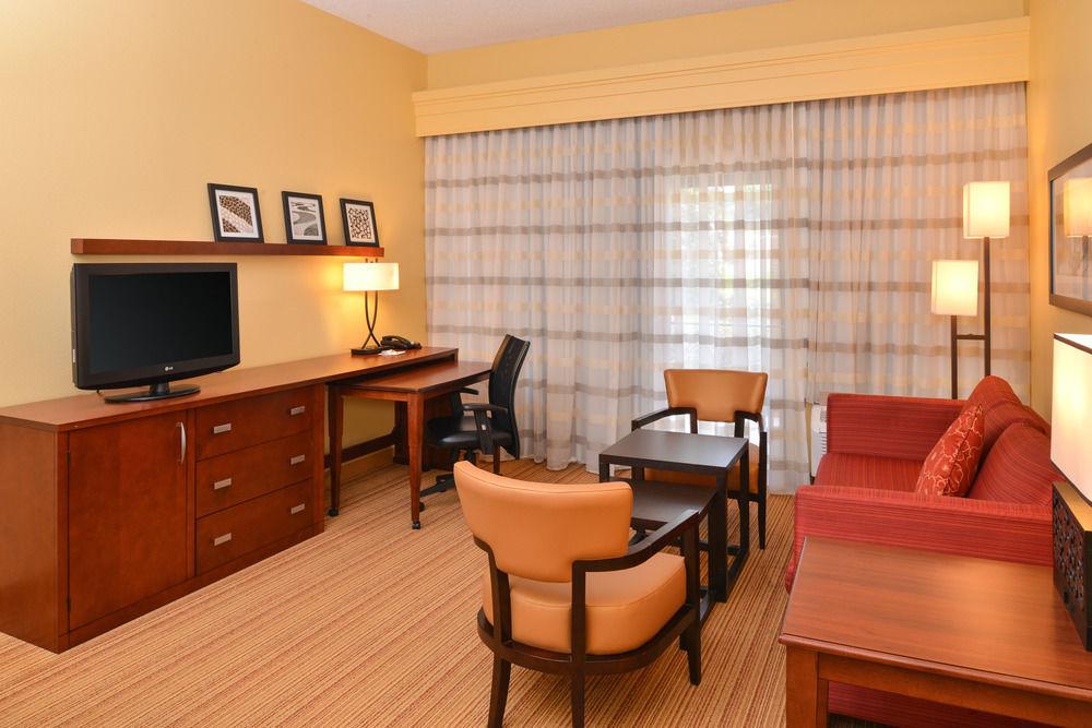 Courtyard By Marriott Northeast/fort Jackson Area 3* Columbia