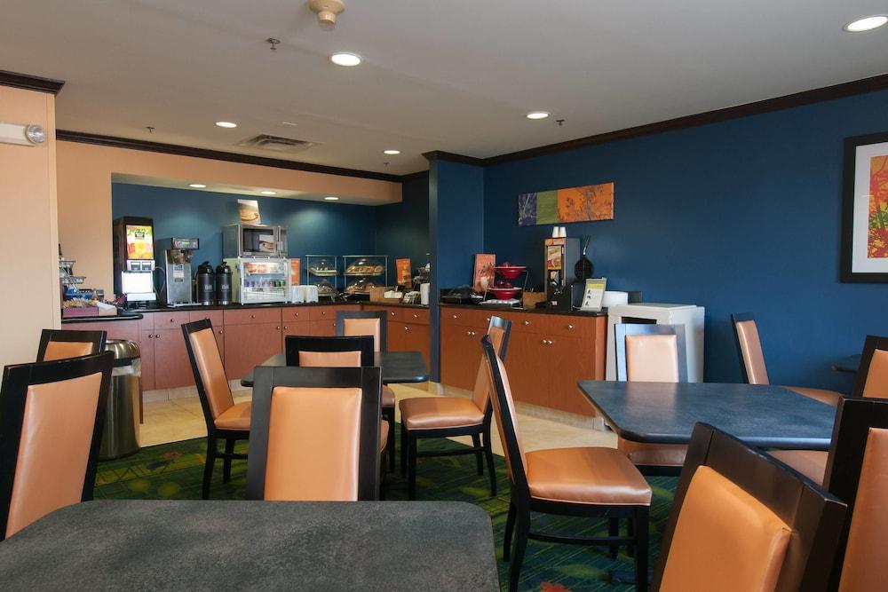 Fairfield By Marriott & Harbison 3*
