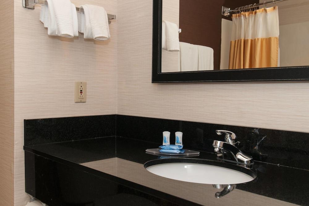 Hotel Fairfield By Marriott & Harbison Columbia