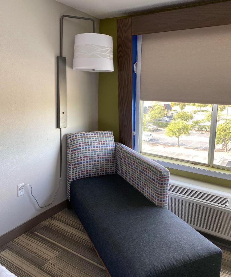 Hotel Express & Columbia-i-26 @ Harbison Blvd By Ihg