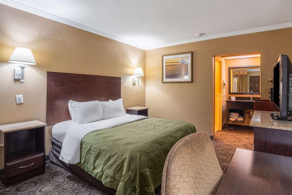 Quality And Ft Jackson Maingate Hotel