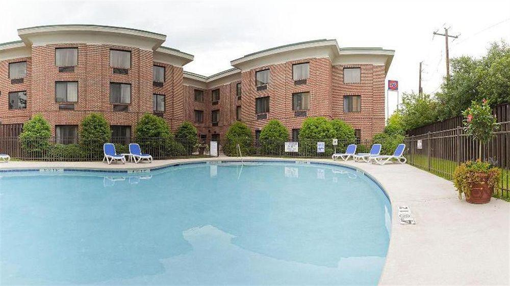 Hotel Express & Columbia-i-20 At Clemson Road By Ihg