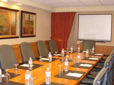 Hotel Embassy By Hilton Greystone Columbia