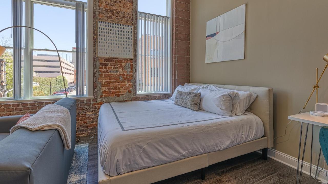 Kasa Downtown Aparthotel