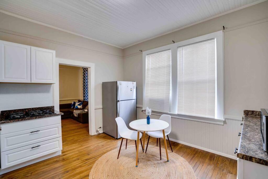 Cozy 1 Bed Historic Elmwood Park-centennial House Columbia