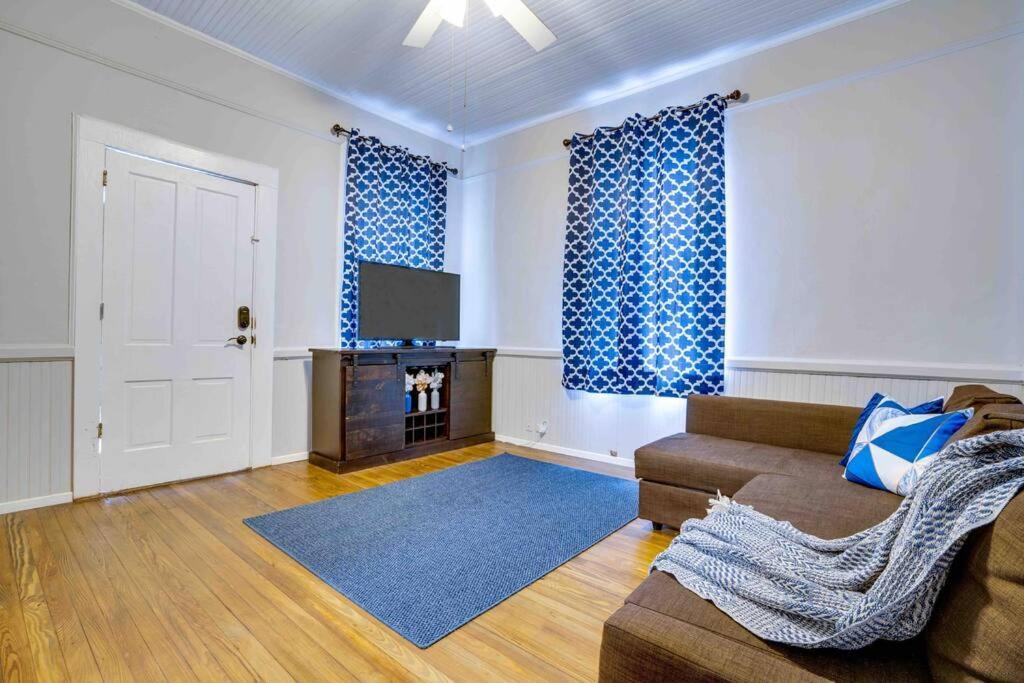 Cozy 1 Bed Historic Elmwood Park-centennial House * Columbia