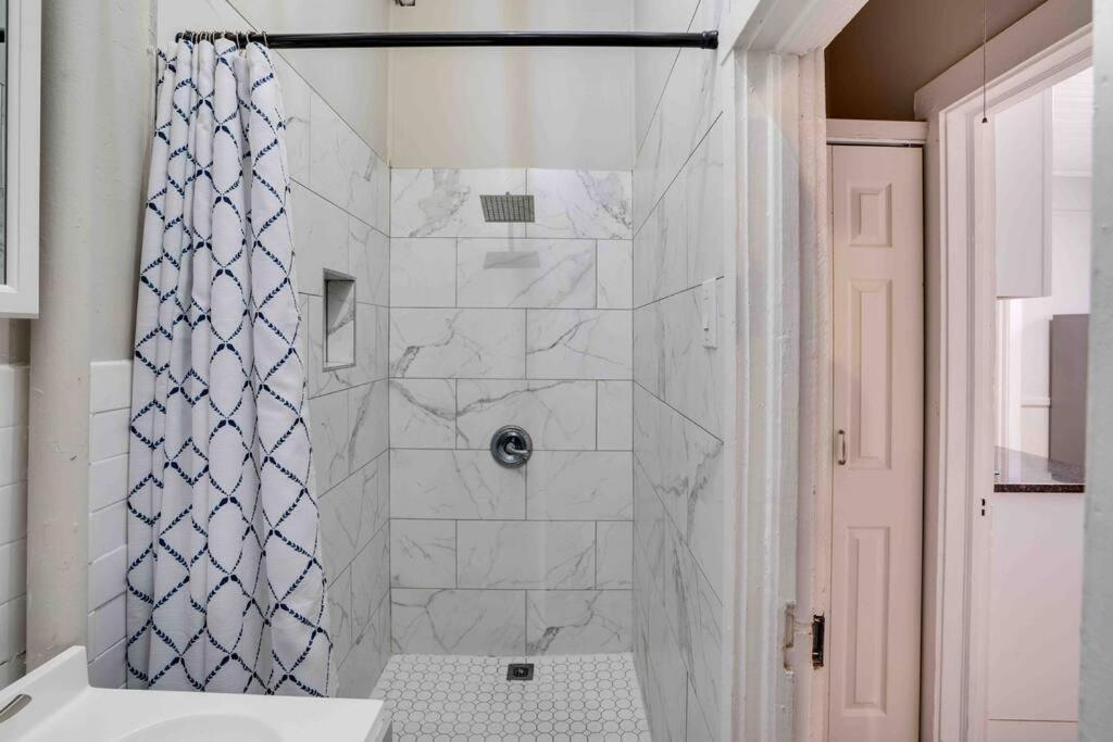 Cozy 1 Bed Historic Elmwood Park-centennial House Columbia