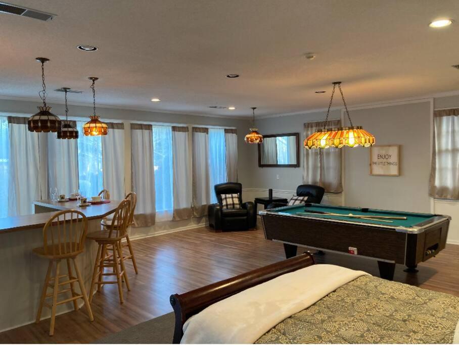 Welcome To Columbia!-enjoy This Tranquil Space Holiday home Columbia
