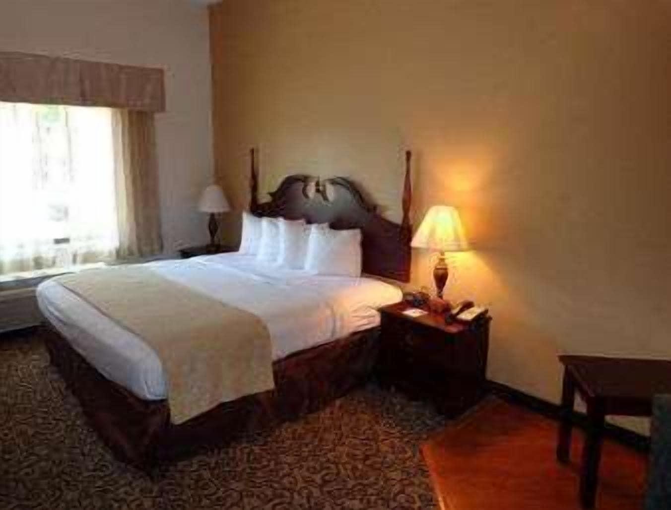Hotel Baymont By Wyndham Jackson