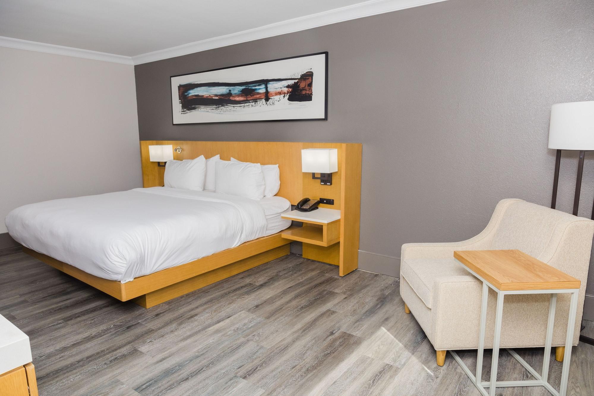 Hotel Delta By Marriott Northeast 3*
