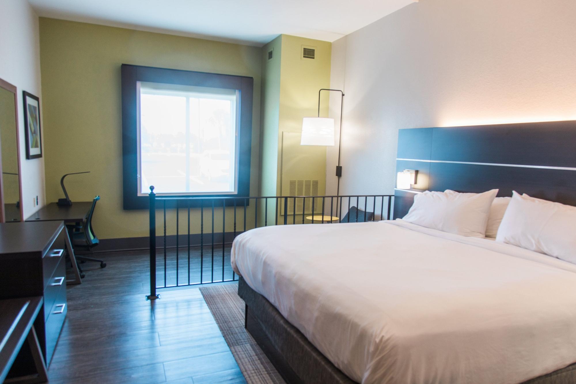 Holiday Express & Columbia-fort Jackson By Ihg Hotel