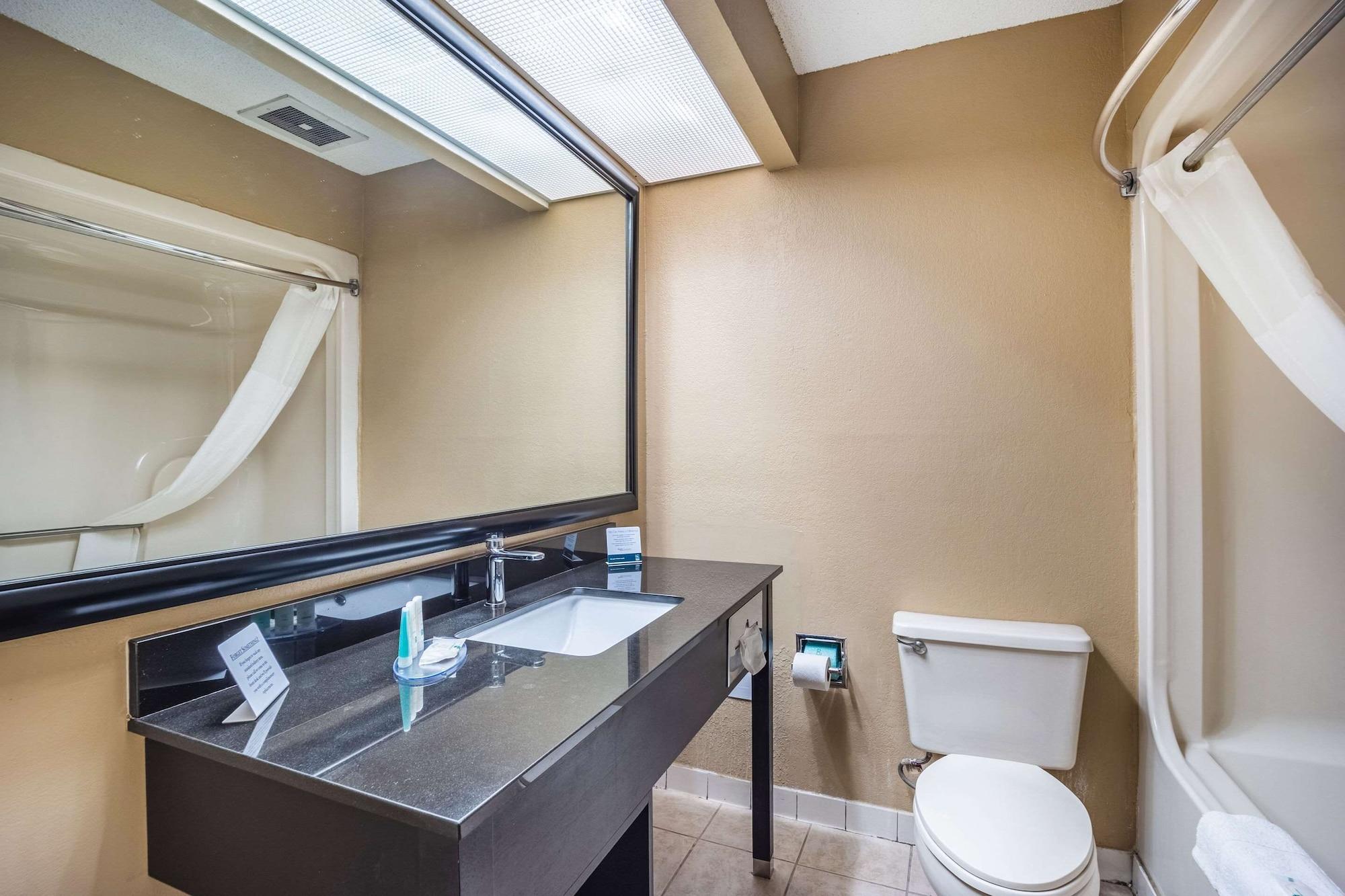 Quality And Ft Jackson Maingate Hotel Columbia
