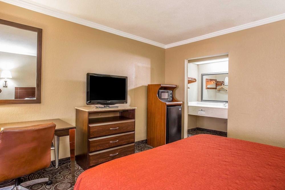 Quality And Ft Jackson Maingate Hotel
