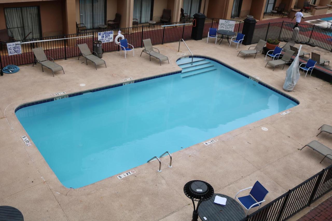 Baymont By Wyndham Northwest Hotel 3*