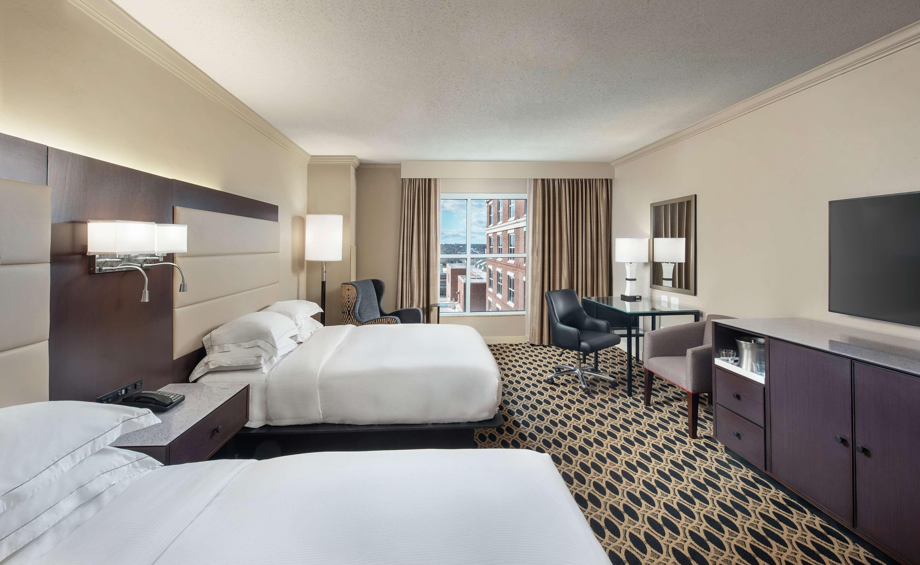 Hilton Center Hotel