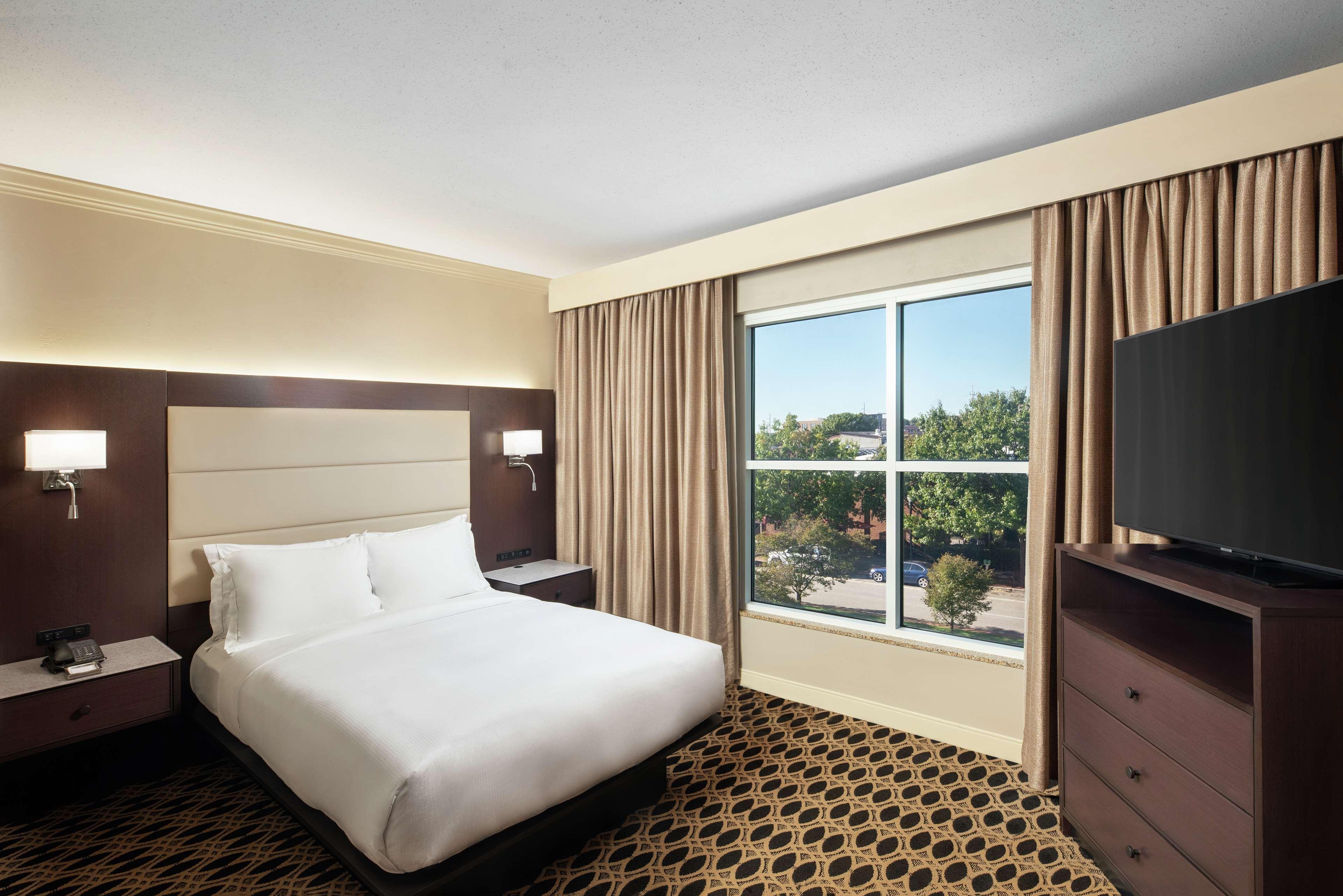 Hilton Center Hotel