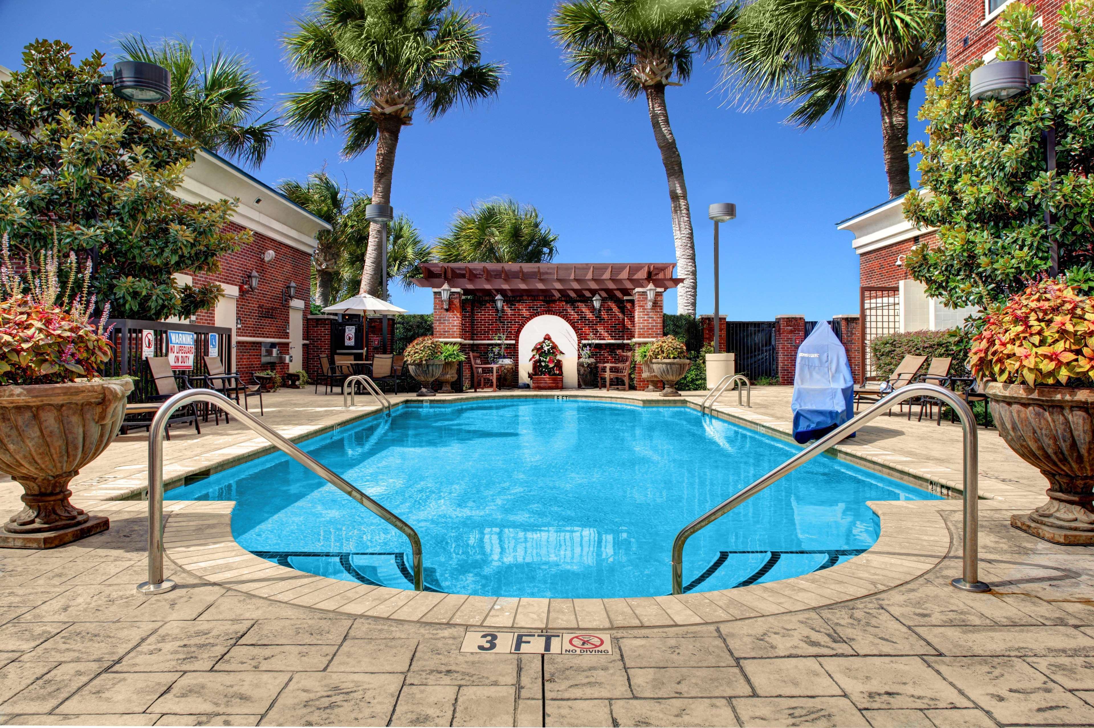 Hilton Center 4*